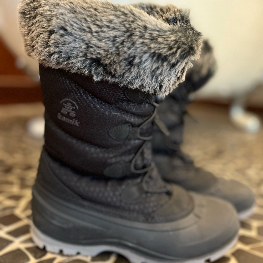 Kamik Momentum women’s winter boot. Size 7. Like new.